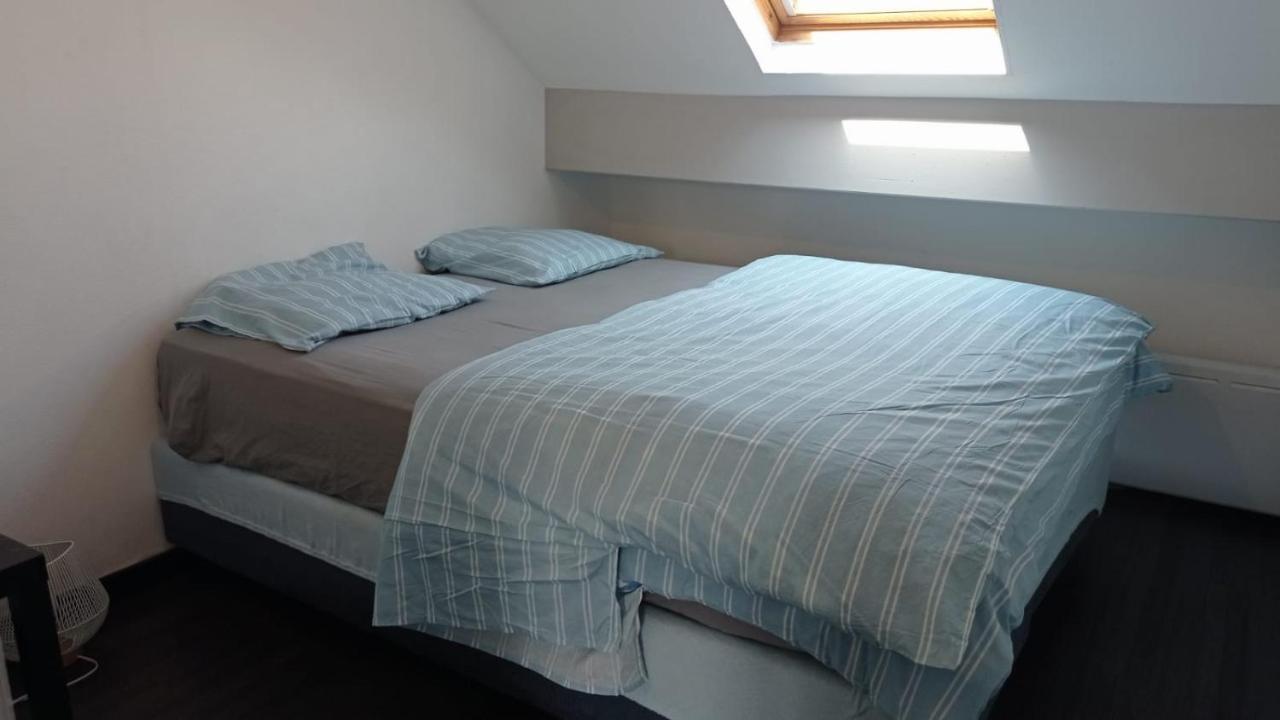 Charmant Logement Proche Disneyland Paris Parking Lagny Buitenkant foto